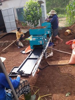 NGƯỜI NÔNG DÂN ĐI ĐẦU VỚI CÔNG NGHỆ MÁY CẤY